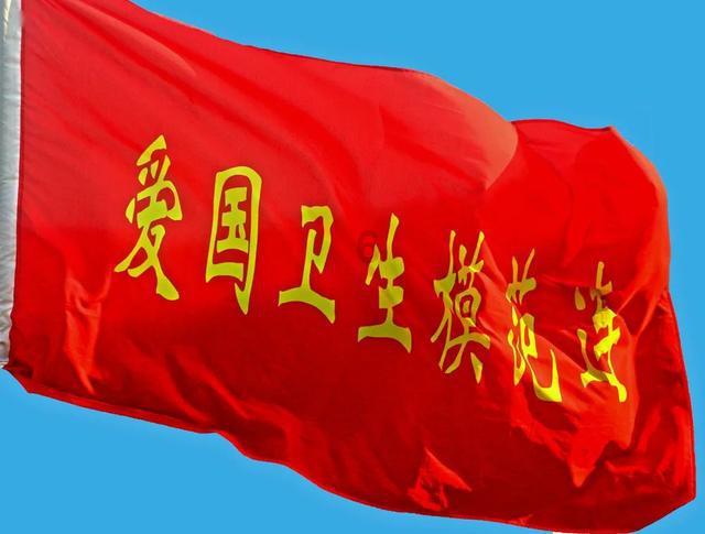 小8跑街|槐市巷人行道破损严重 市民盼及时养护